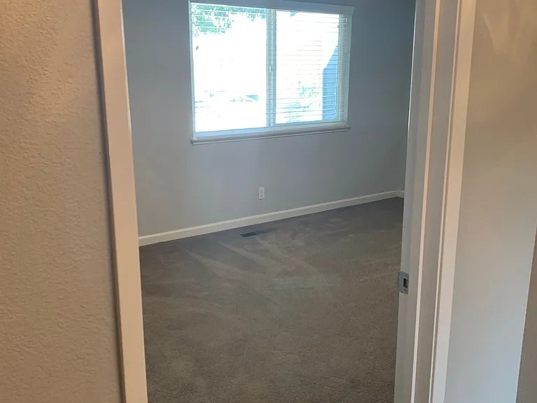 1443 Spring Valley Cmn — Photo 16