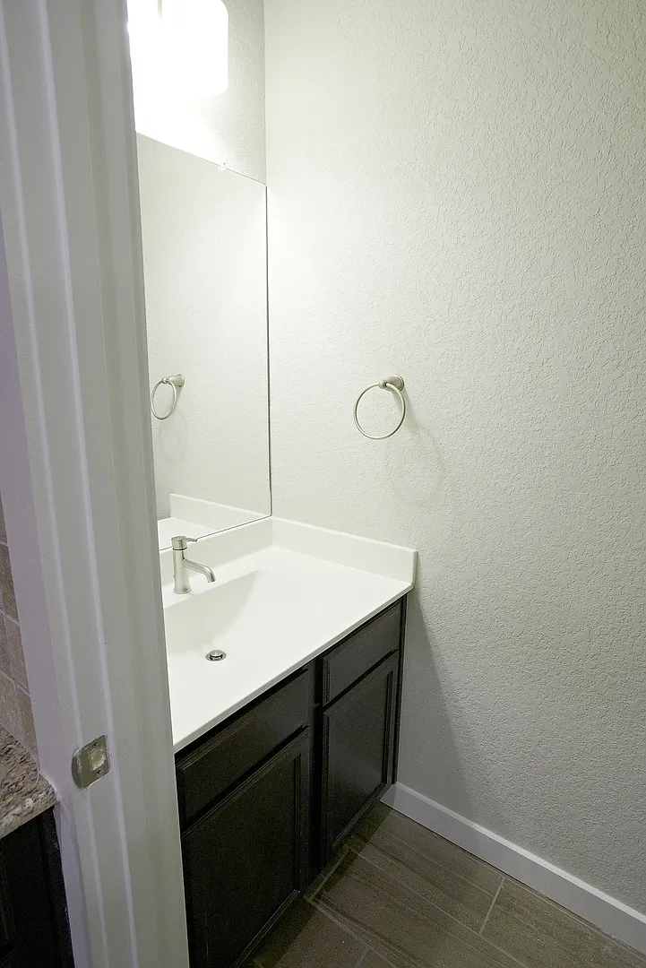 Luxury 3 Bedroom Townhome Located Near South Texas Medical Center, San Antonio, Texas! — Photo 4