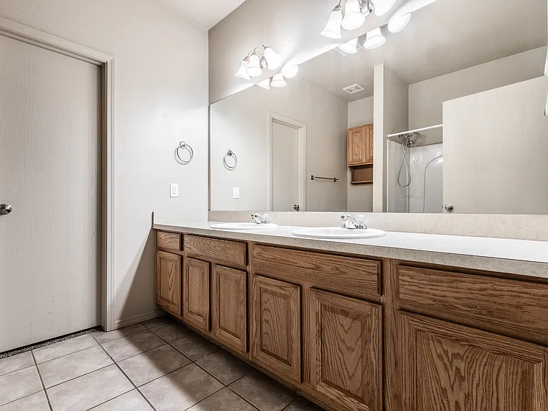 3602 Janus Cir — Photo 8