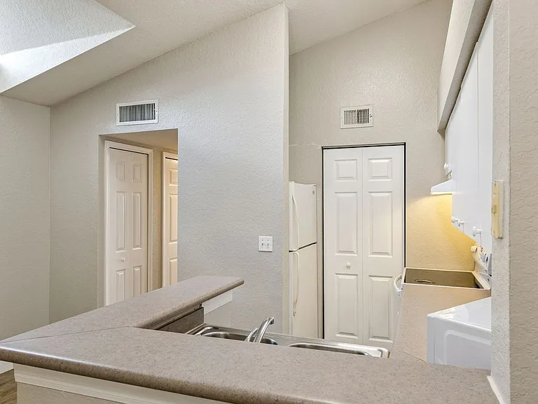2336 Midtown Ter #935 — Photo 8