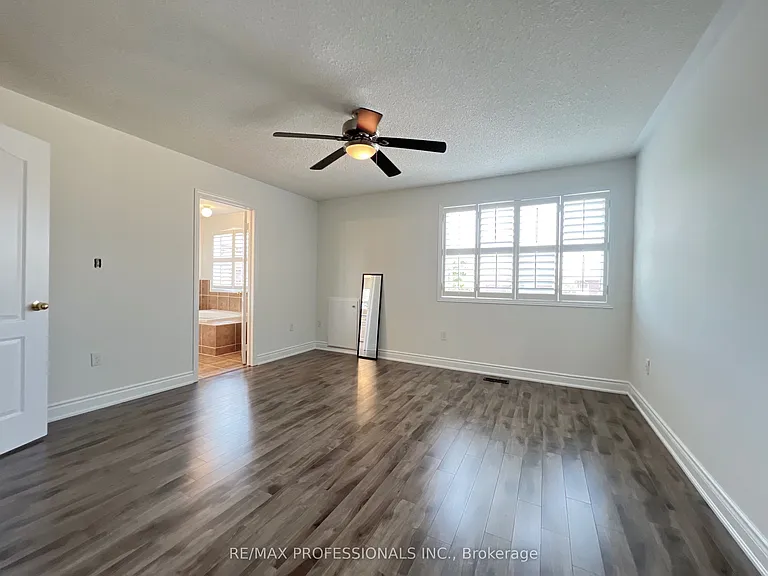 3895 Henrietta Way #MAIN — Photo 33