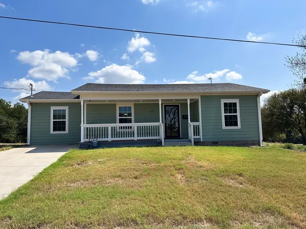 609 S 7th St, Gatesville, TX 76528
