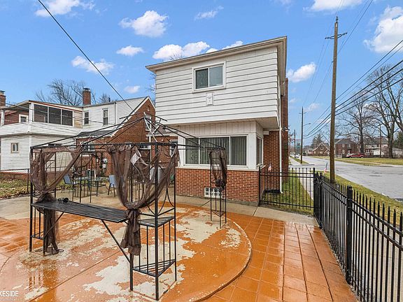 5th image of 5810 Yorkshire Rd