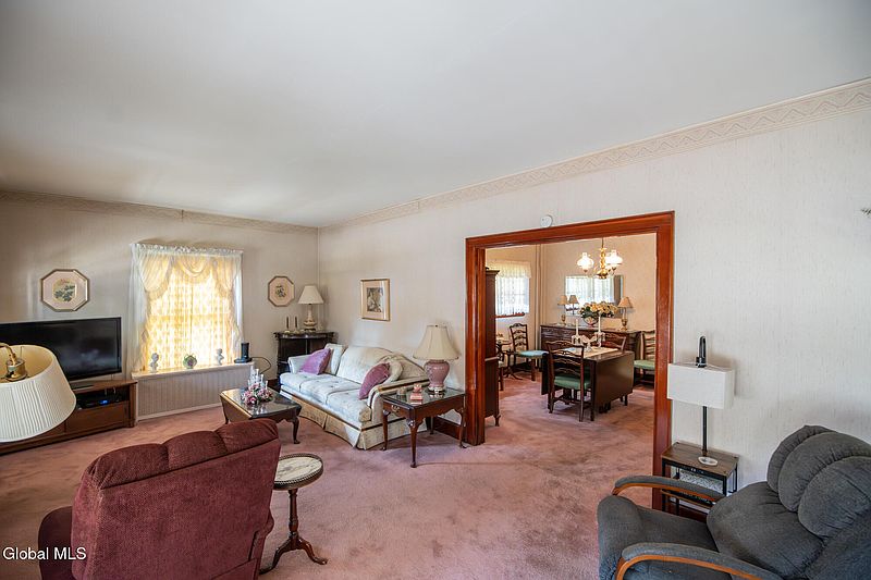4th image of 42 Platt Street