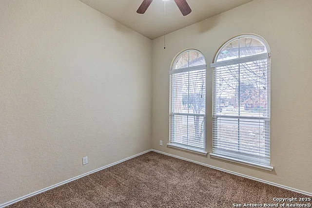9023 Hubbard Hl — Photo 4