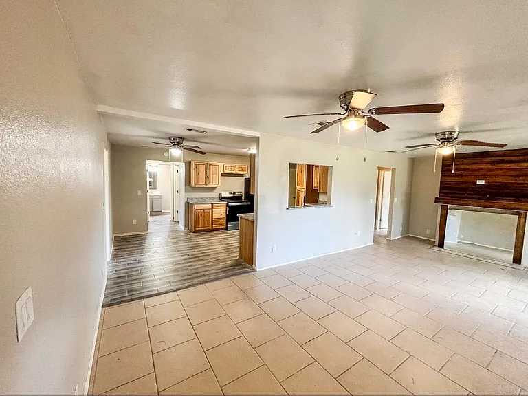 205 Cambridge Ln — Photo 6