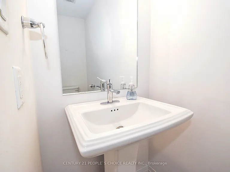 15 Hoffman Ln — Photo 27