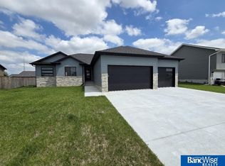 500 Railroad St, Hallam, NE 68368