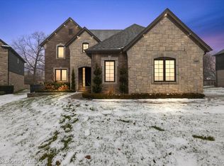 54085 Deadwood Ln, Shelby Township, MI 48316