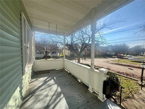 3rd image of 119 Grant St