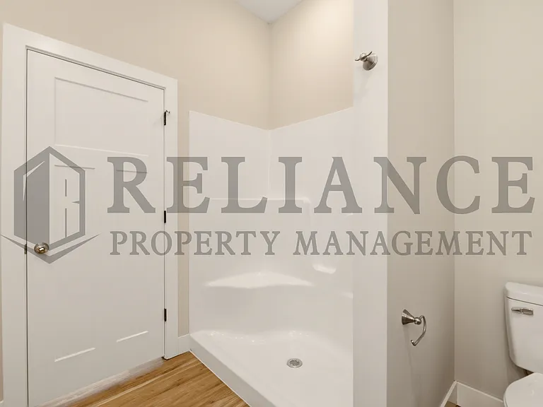 525 E Elmwood St — Photo 25
