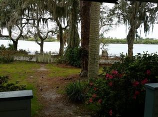 1310 Riverside Ave, Tarpon Springs, FL 34689