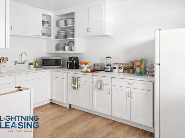 12805 Vanowen St APT 1, North Hollywood, CA 91605