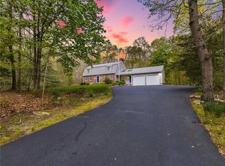 105 Stony Ln, Exeter, RI 02822