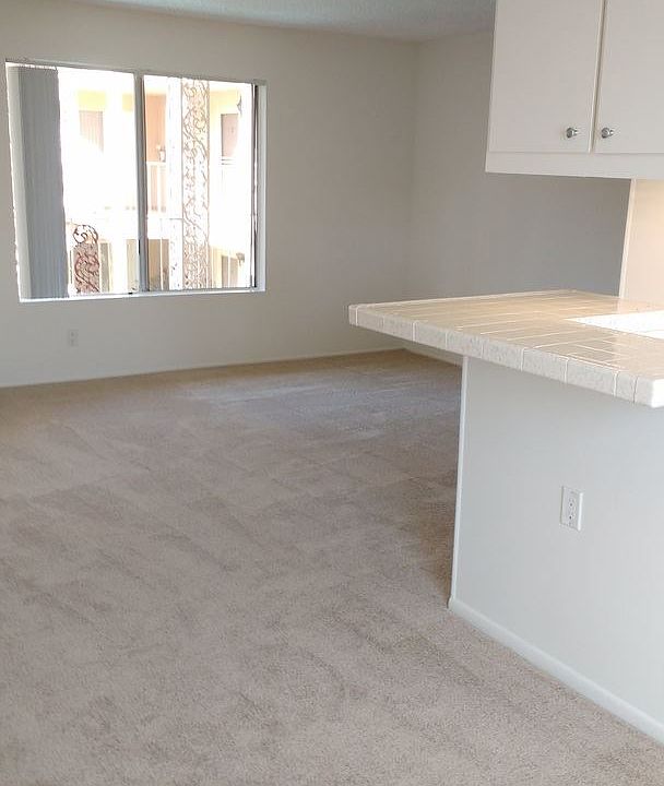 1st image of 1633 Diamond St APT 2