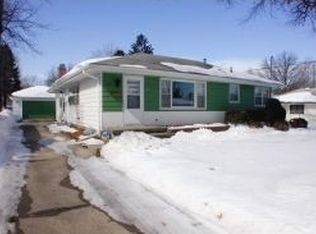 4132 Ardmore Rd, Des Moines, IA 50310