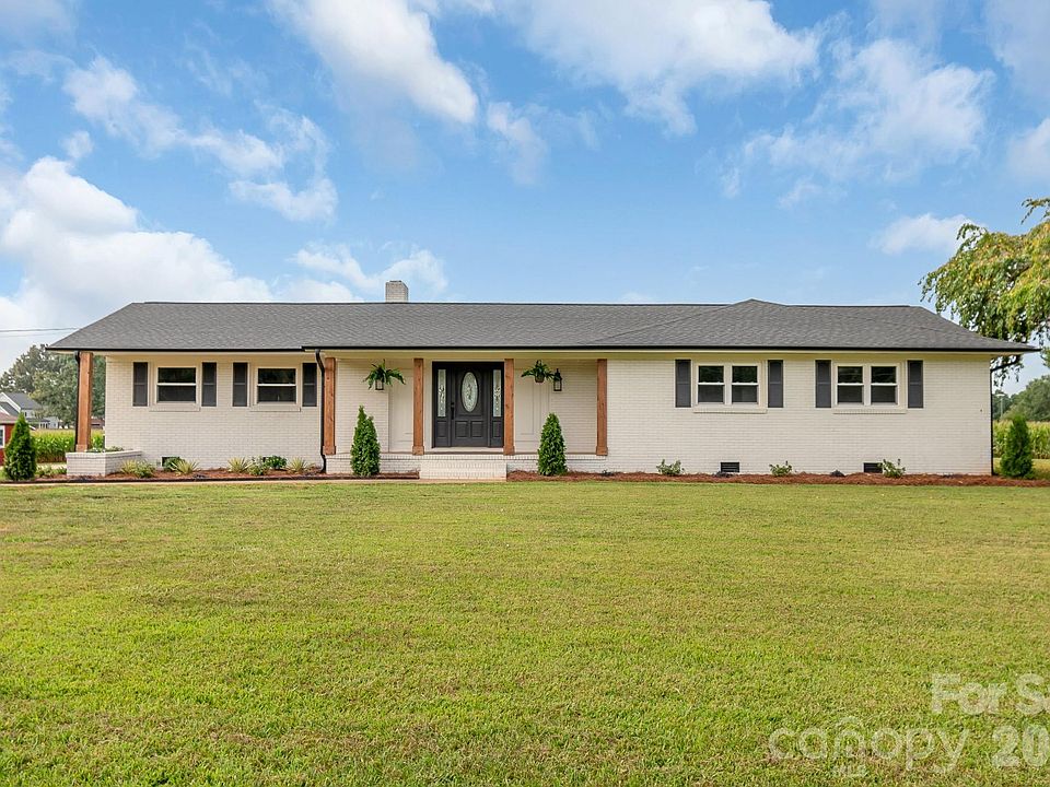 1st image of 3115 Crow Rd