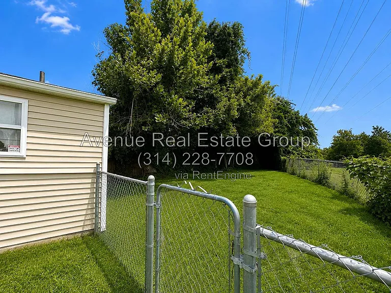 8011 Ellerton Ave — Photo 9