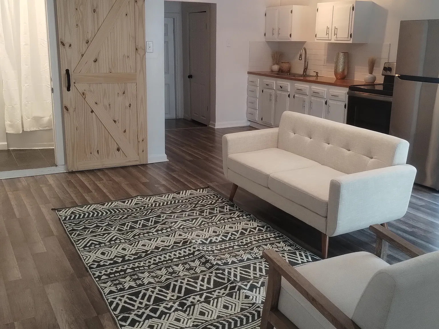 2 bed, 950 sqft, $975 — Photo 1