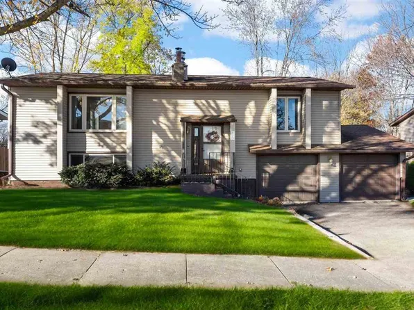 613 Kingston Dr, Solon, IA 52333