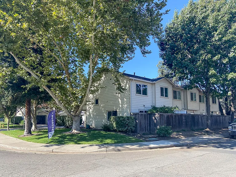 480 Posada Way — Photo 17