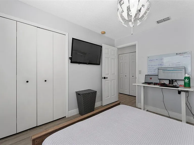 271 Indian Point Cir — Photo 16