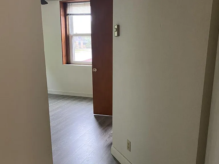 256 E Sarnia St #3 — Photo 4