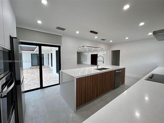 4th image of 21231 NE 19th Ave #21231