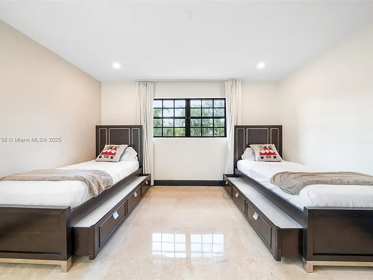 5424 SW 154th Pl — Photo 35