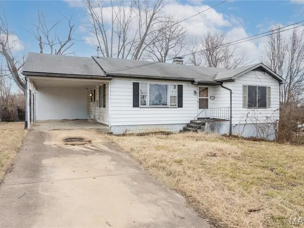 704 N 6th St, De Soto, MO 63020