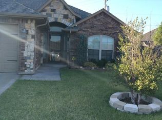 1701 NE 34th St, Moore, OK 73111