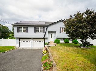 267 Fieldwood Rd, Waterbury, CT 06704