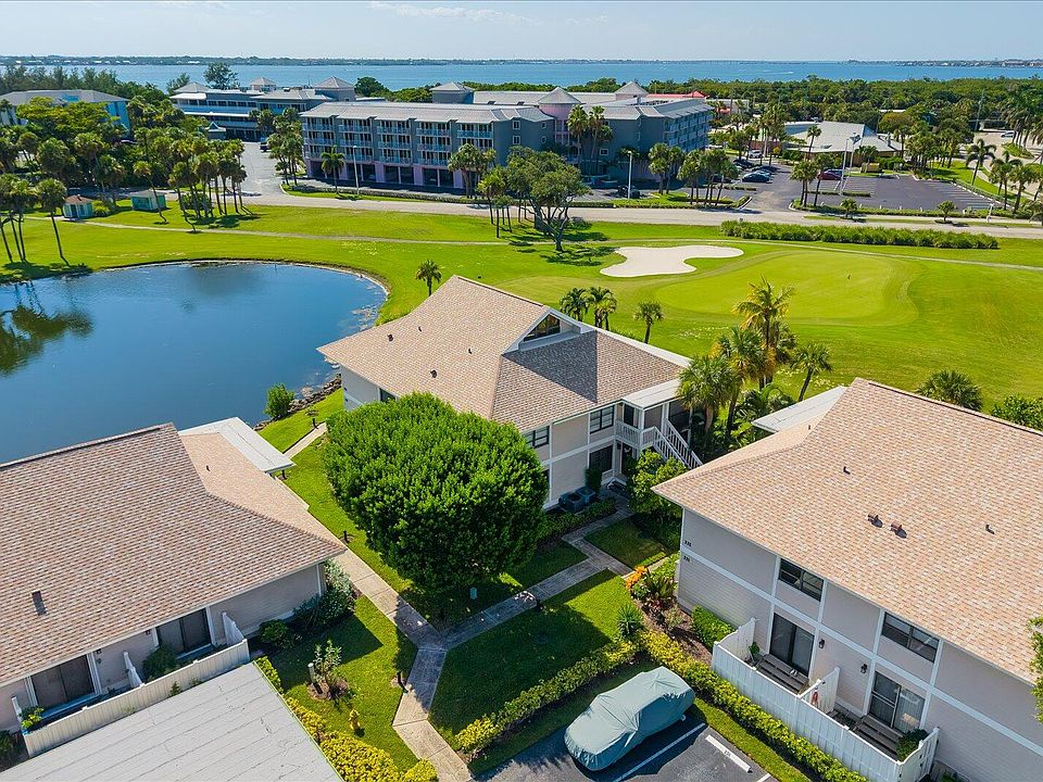 1st image of 333 NE GOLFVIEW Circle