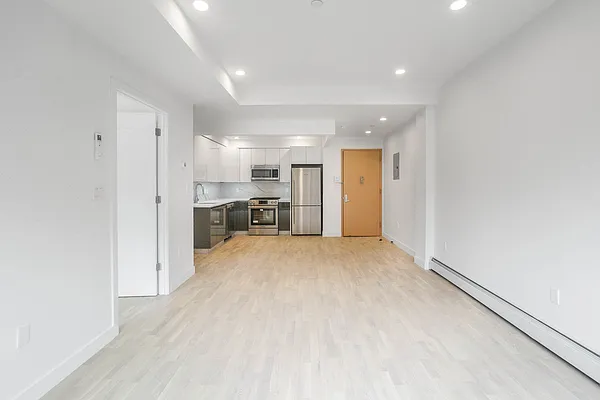 Rented by Bond New York | media 24