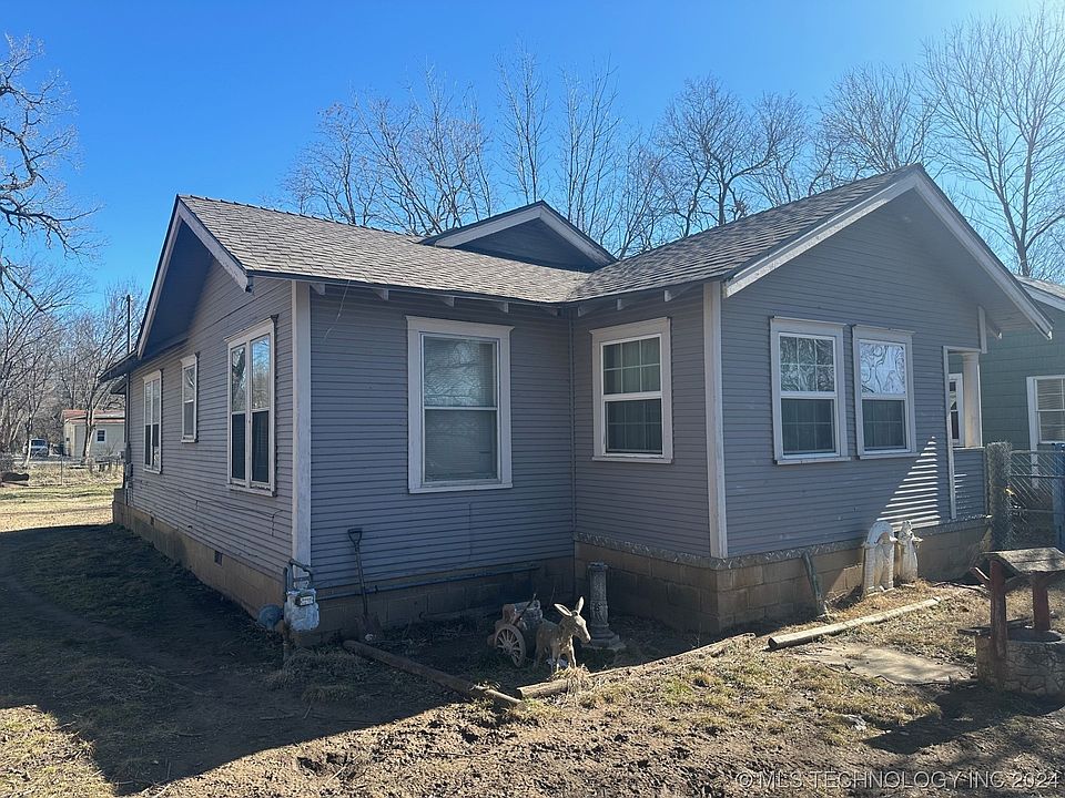 2nd image of 815 S 64th West Ave