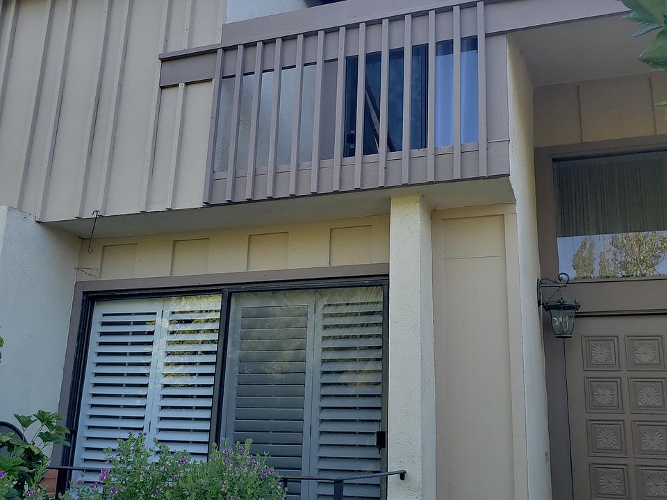 2nd image of 28102 Ridgeforest Ct