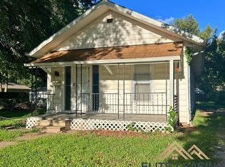 934 NE Oakland Ave, Topeka, KS 66616