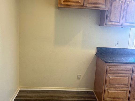 5th image of 649-651 W Sepulveda St