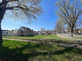 327 7th St W, Chisholm, MN 55719