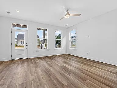 4th image of 745 Blueway Ave