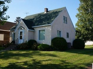 601 10th Ave, Two Harbors, MN 55616