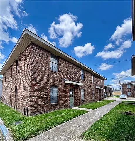 905 Linda Ln Photo 1