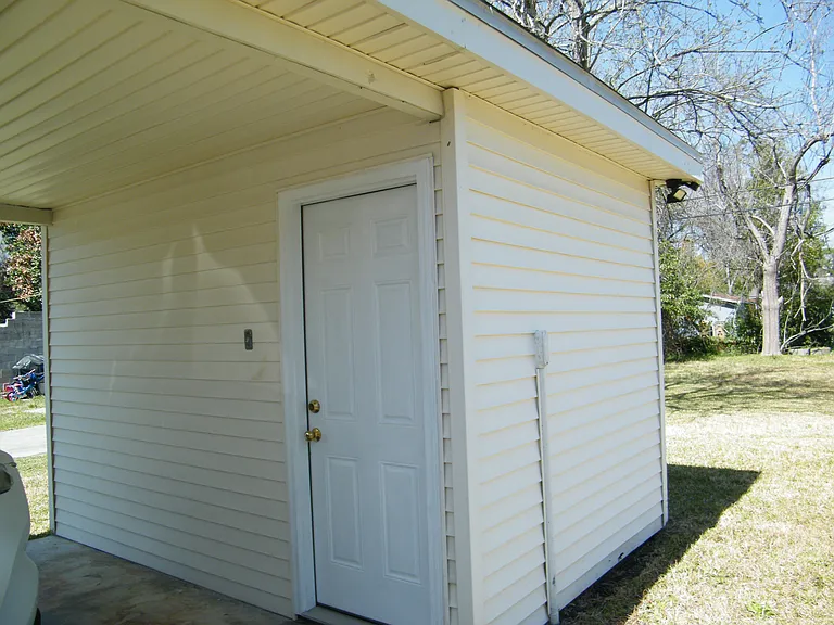 108 Coleraine Dr — Photo 23
