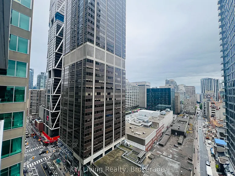 771 Yonge St #1902 — Photo 13