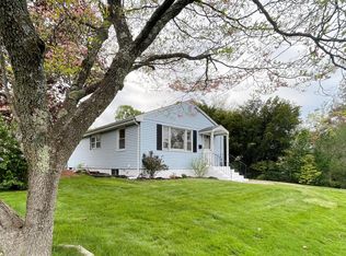 776 Pine Rock Ave, Hamden, CT 06514
