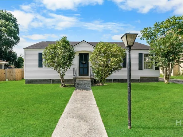 2235 E 41st Street, Savannah, GA 31404