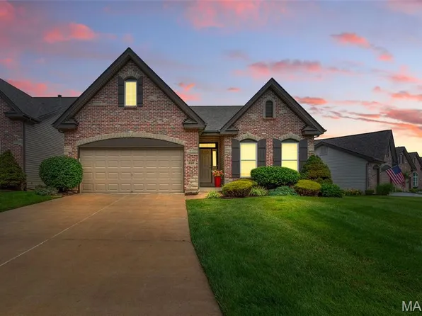 340 Revolution Dr, Saint Peters, MO 63376