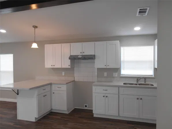 527 Cindy Ln, Prairie View, TX 77445
