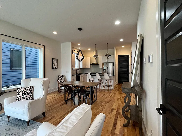 2700 Bronte Ave #B — Photo 10