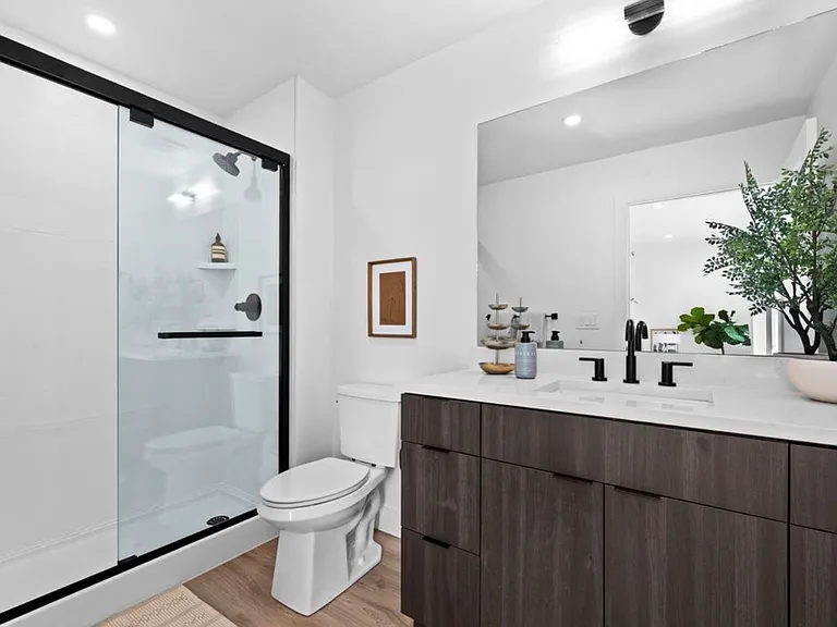 519 E Warnock Ave #B — Photo 12